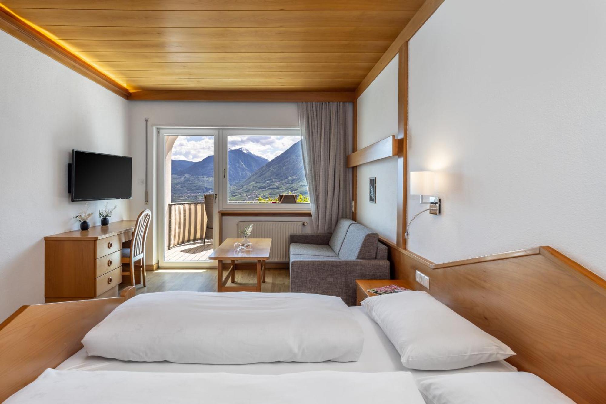 Hotel Panorama Tirolo Exterior photo