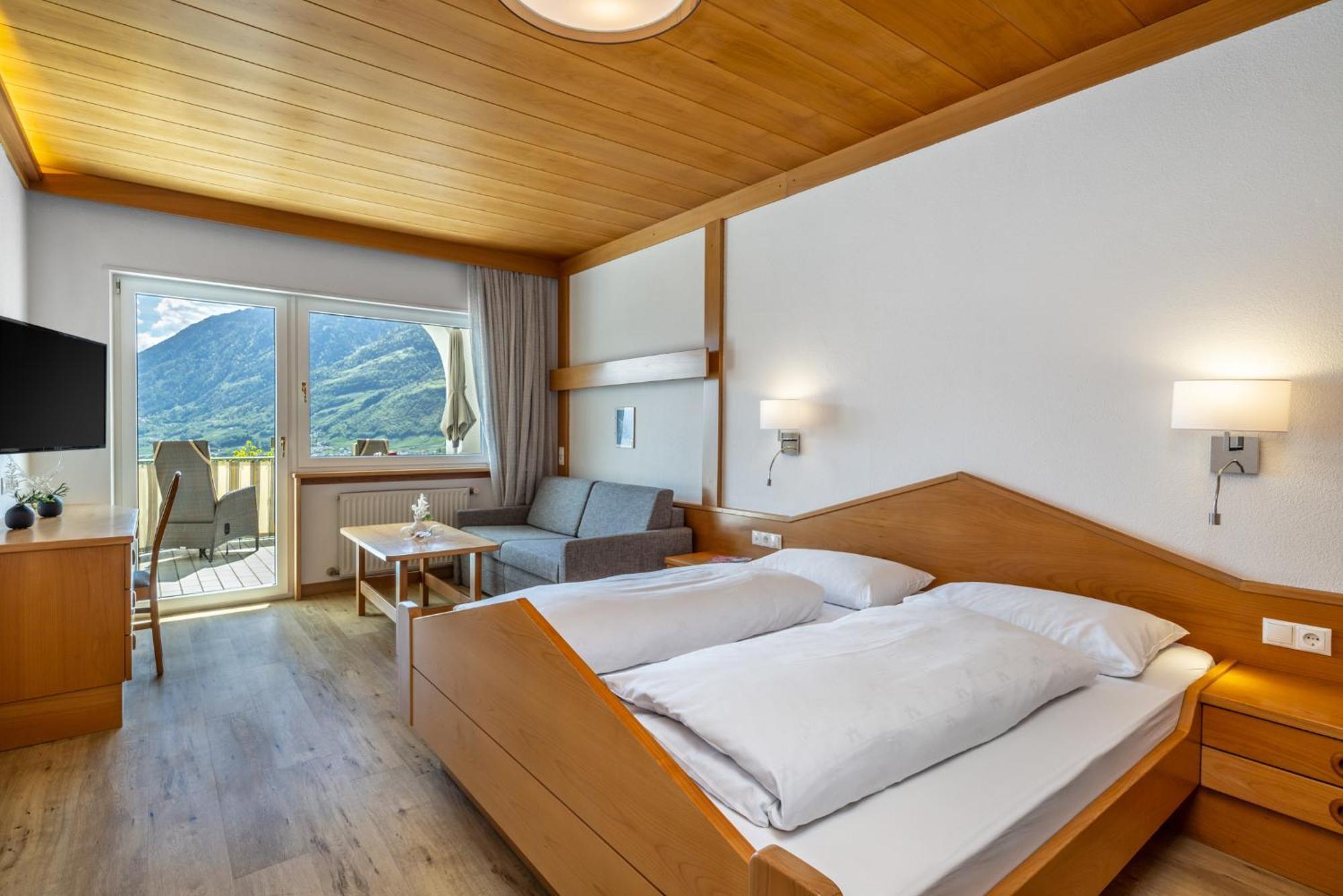 Hotel Panorama Tirolo Exterior photo